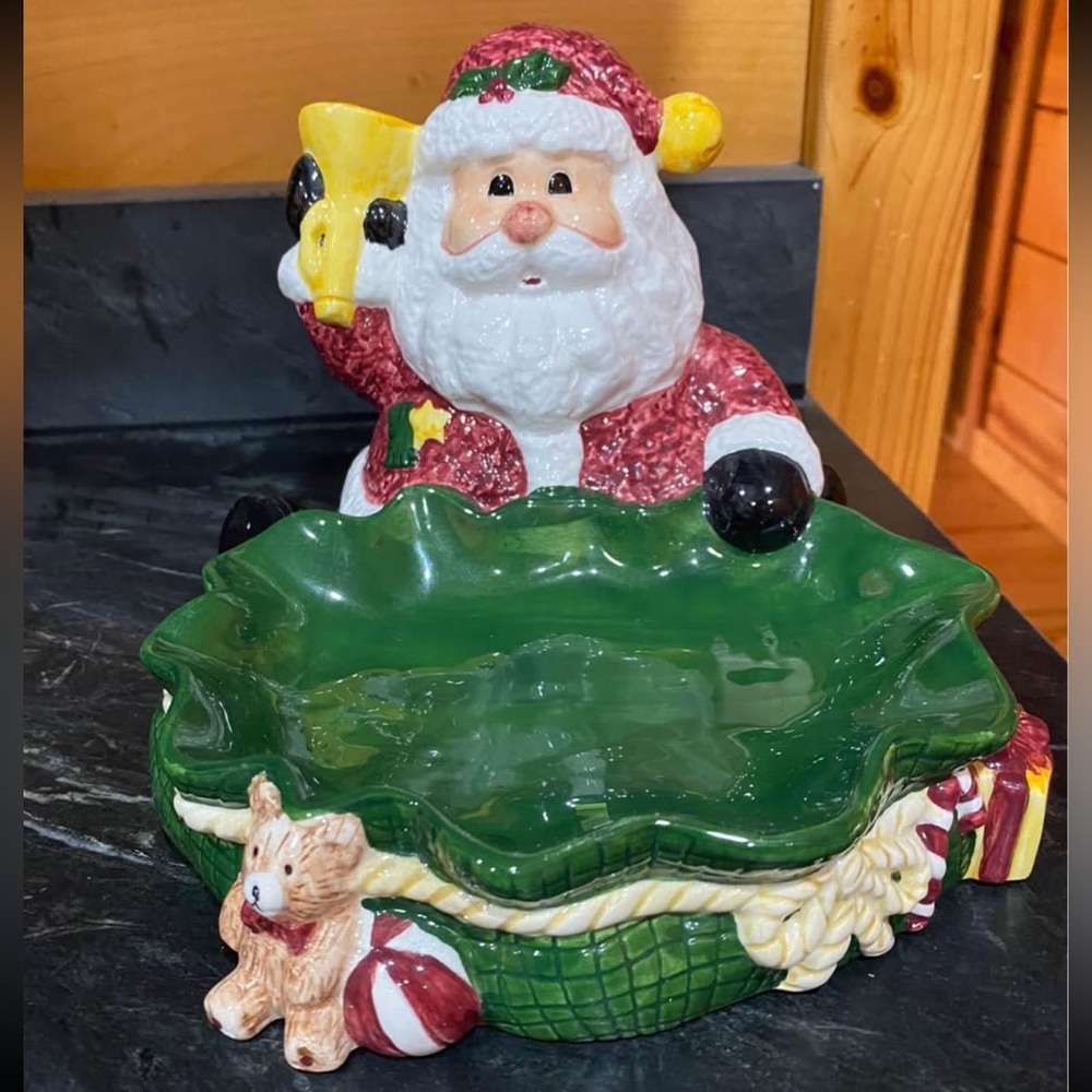 Wang’s International Santa Holiday Dish